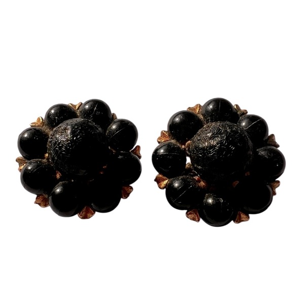 Vintage 50'S RICHELIEU Black Glass flower Clip back Earrings Beautiful - Picture 1 of 4